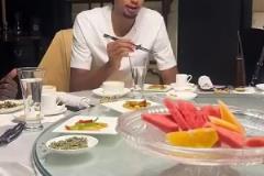 姓文的速速歸化文班亞馬此前開嗓秀中文，居然會(huì)唱一剪梅