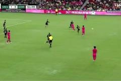 不停球直接爆桿！孫興慜禁區(qū)內(nèi)不等停球直接凌空爆射破門