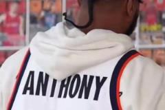 子承父業(yè)！基揚(yáng)與老爹甜瓜同穿雪城大學(xué)球衣拍攝雜志封面！