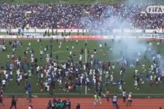 人口60萬(wàn)的佛得角距離首次晉級(jí)世界杯一步之遙,球迷沖入球場(chǎng)慶祝