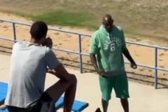 下賽季繼續(xù)進化嗎文班亞馬曬休賽期接受狼王加內(nèi)特的指導(dǎo)