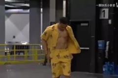 名場面！威少秀八塊腹肌入場，巴克利演播廳立馬做仰臥起坐！