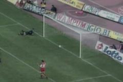 永遠(yuǎn)的狼王！托蒂凌空抽射大賞！左右開(kāi)弓，妙到毫厘！