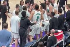 老詹你真敢說(shuō)！詹姆斯：把字母哥放到70年代，一場(chǎng)能拿250分