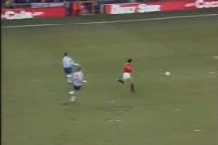 曼聯(lián)活化石！吉格斯24年13冠+963場(chǎng)傳奇，爭(zhēng)議人生難掩綠茵光芒