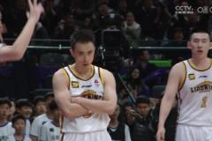 鞍山姆巴佩趙繼偉壓時(shí)間單打讀秒飆進(jìn)壓哨三分 冷酷抱臂慶祝