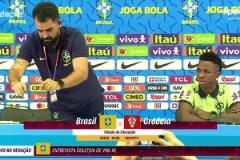 從巴西隊扔下小貓的那一刻，小貓：我敲你馬，詛咒你輸球