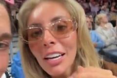 色情女星布魯向阿門拋橄欖枝，她曾1天內(nèi)同一千男性發(fā)生關(guān)系！