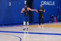 傳奇耐殺王！倒下了！塔圖姆慘遭小薩墊腳，90度崴腳痛苦倒地！