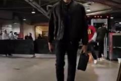 濃眉今日入場霸氣味十足??！