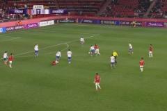 技術(shù)短板??昔日亞冠賽場，王大雷也曾黃油手