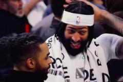 猜猜哥倆說了啥？賽后倆湖人舊將濃眉跟拉塞爾寒暄