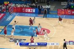 望無大礙！周琦上籃偏出&爭搶時(shí)被余嘉豪打到眼部 回更衣室處理