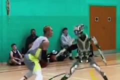 總有一天會(huì)發(fā)展成跟AI一起打籃球的吧！