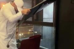 遭巴勒斯坦97分鐘絕殺逆轉(zhuǎn)，氣得伊拉克球迷怒砸電視