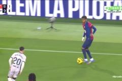 錯失良機！亞馬爾送絕佳妙傳！費蘭插上單刀打門被撲出！