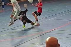 德國滿級小孩哥彩虹射門，主裁判都看呆了！