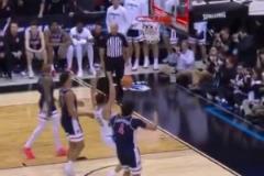 這反應(yīng)太真實了！現(xiàn)場直拍目睹超遠三分絕殺后的湖人球迷！