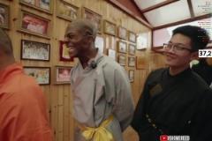 這是光頭還是“異形”甲亢哥到少林寺出家啦，看著有點懵