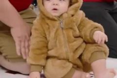 來看看王嘉爾是怎樣打球的，沒想到還會暴扣，雖然是矮框好像