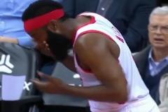 發(fā)明這個慶祝動作的真是個天才哈登第一次做出來晃了所有人