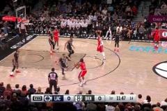 戰(zhàn)神卡恐怖如斯小卡上半場11中8爆砍25分5板3斷2帽！