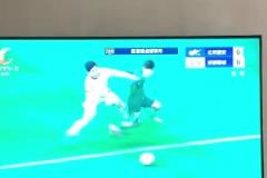 成都女球迷：馬寧瓜娃子！這種也可以判點(diǎn)球？