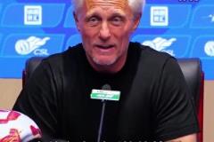 云南玉昆主帥質(zhì)疑為什么奧斯卡沒有完成歸化：國足需要他