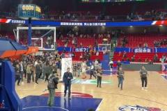 你的里皇，無限猖狂！里夫斯近十場數(shù)據(jù)：場均27.3分5.2板6.1助