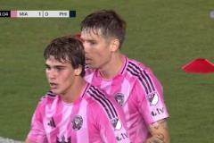 邁阿密取得領(lǐng)先！克雷馬斯基助攻泰勒打空門得手！