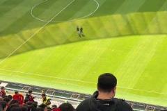 網(wǎng)友分享帶娃去大連主場(chǎng)遠(yuǎn)征，三層看臺(tái)把小朋友嚇哭