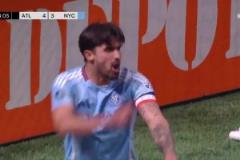 后衛(wèi)氣炸了！紐約城門將和后衛(wèi)溝通失誤遭對手完成大逆轉(zhuǎn)