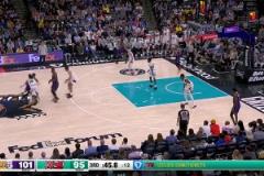 羅斯隆多前排圍觀學(xué)習(xí)！詹姆斯想追帽莫蘭特，居然被腰王空中拉桿躲過