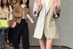 尤文球迷心中的女神，美女演員陳都靈這大長腿