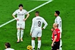 姆巴佩任意球這一細節(jié)是動了腦子的