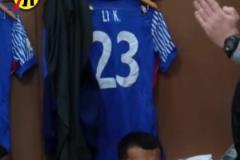 開啟吹風(fēng)機(jī)！申花中場休息時(shí)，斯盧茨基怒吼：沒見過這么愚蠢的！