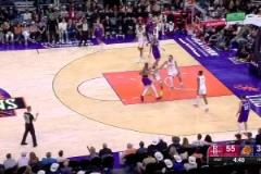 爆發(fā)沖突！狄龍與杜蘭特糾纏在一起，理查茲為KD打抱不平怒推狄龍！最終狄龍被驅(qū)逐