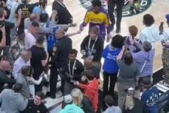 改是不可能的！斯圖爾特被驅(qū)逐后囂張?zhí)翎? title=