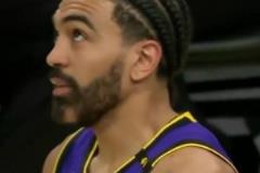 與民同樂(lè)！安東尼贏得了貝蒂斯人民的喜愛(ài)??