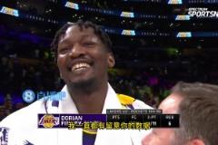 湖人隊記告訴電風扇：你的正負值全隊最高！電風扇聽到后笑得合不攏嘴：在這打球很開心