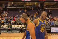 格林算是目前陪庫(kù)里最久的人了“嘿！bro!”