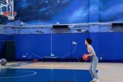 不是，球咋還給美女順走了呢哥？