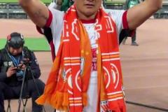 泰山丟第三球后，崔康熙喝了一口水壓壓驚