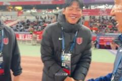 老鄉(xiāng)見老鄉(xiāng)！泰山教練組和成都教練組一共多少韓國人？