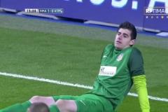 對(duì)面門將：誰(shuí)說(shuō)他禁區(qū)外沒(méi)有威脅的？