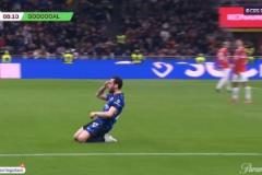 攻破舊主城門！恰爾汗奧盧遠(yuǎn)射破門扳平！上演激情滑跪慶祝！