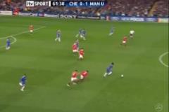 內(nèi)馬爾這眼神太動人了！名場面：當(dāng)19歲的內(nèi)馬爾遇到24歲的梅西！