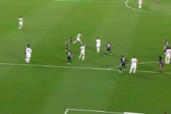 狙擊手級(jí)精度！外國(guó)球迷：這是C羅最被低估的進(jìn)球之一！