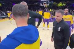 阿克倫雙雄！詹姆斯和庫里賽前擁抱寒暄