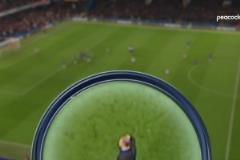 扎球王！34歲的阿扎爾秀顛易拉罐，連續(xù)顛了14下